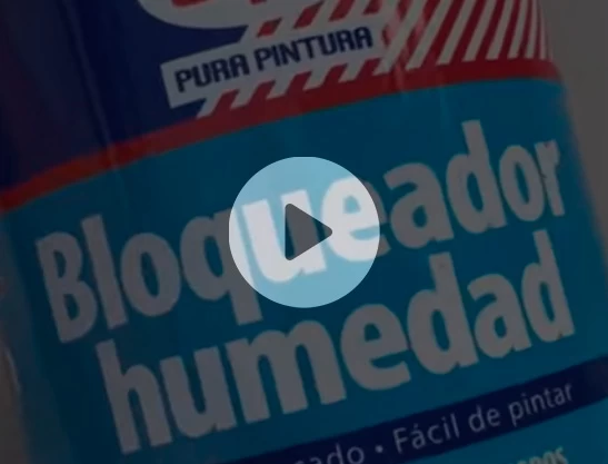 Aplicando bloqueador de Humedad
