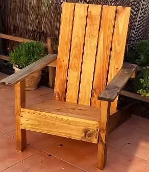Proyecto pintado de silla de patio o terraza