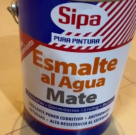 Pintando muros en interior