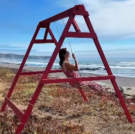 Paso a paso cómo hacer un columpio de madera frente a la playa by Decobarriles