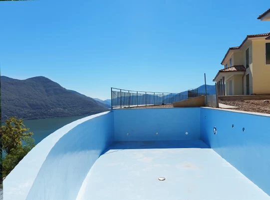 Realiza una prueba de humectación antes de pintar una piscina nueva de hormigón